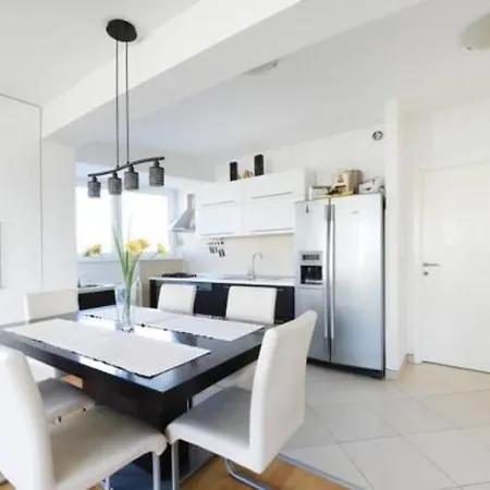 Eli-two Bedroom With Balcony And City View