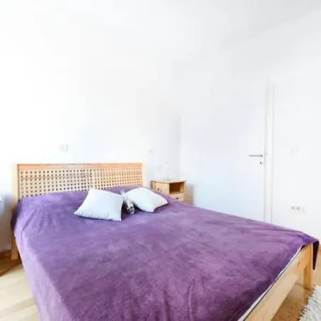 Eli-two Bedroom With Balcony And City View