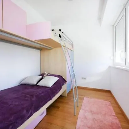 Eli-two Bedroom With Balcony And City View Apartman